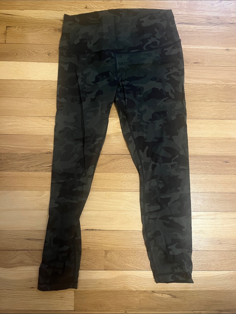 lululemon athletica Camo Leggings - Dark Green & Black - never worn